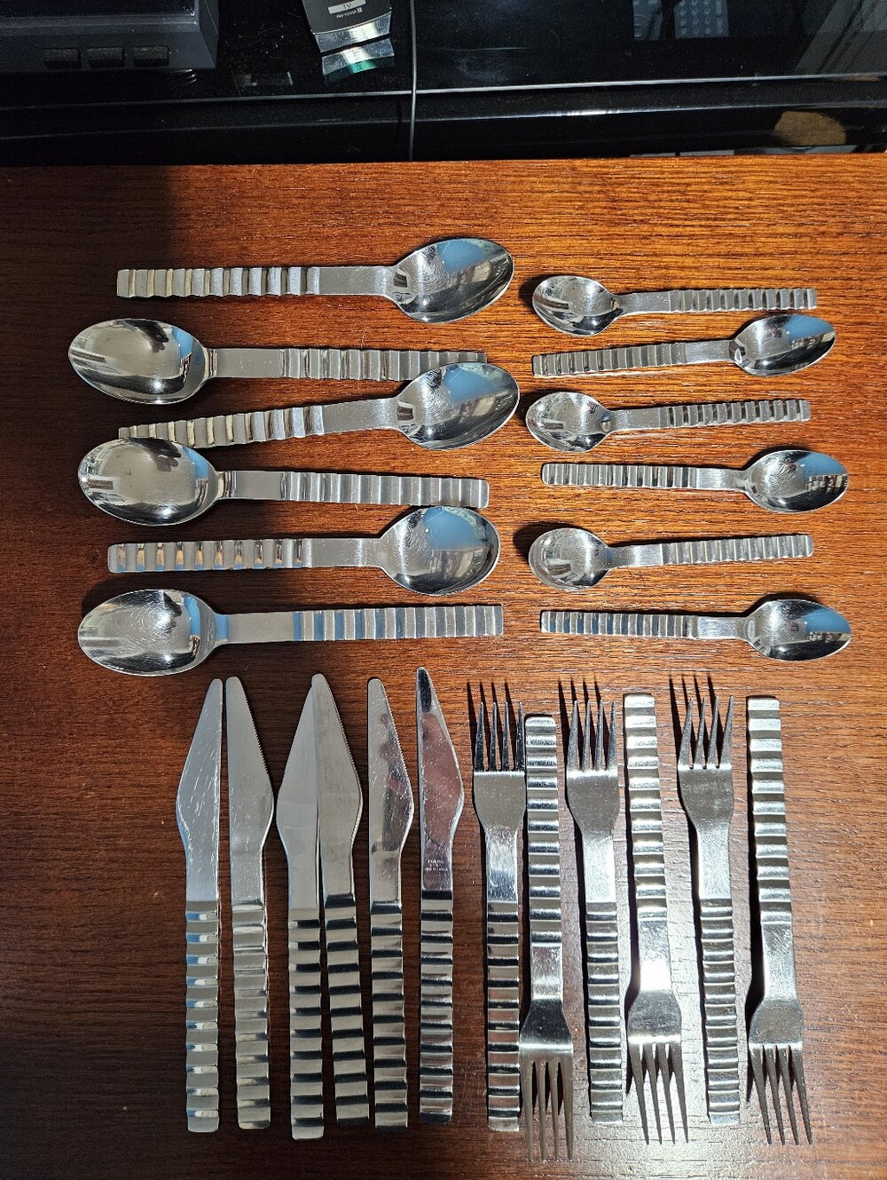IKEA Retratt Flatware 24 Piece Set Featured On Star Trek